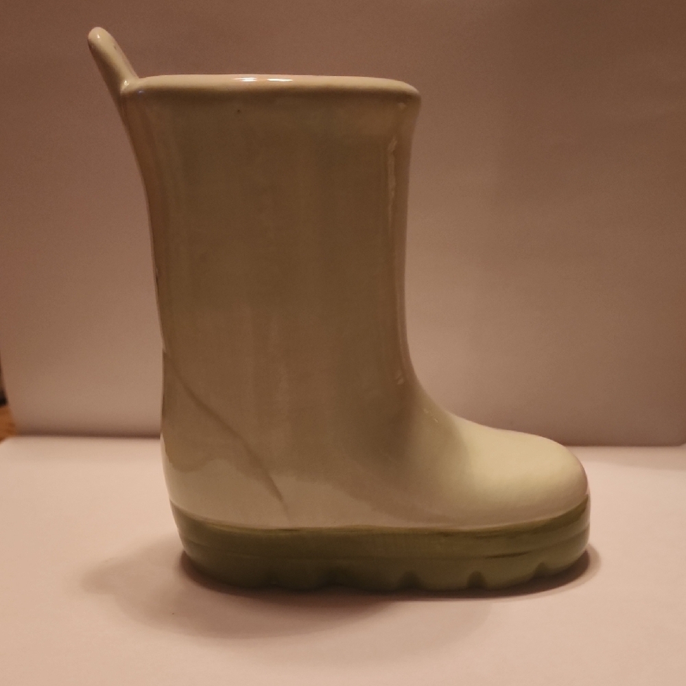 Green Ceramic Boot Planter - Picture 3 of 4